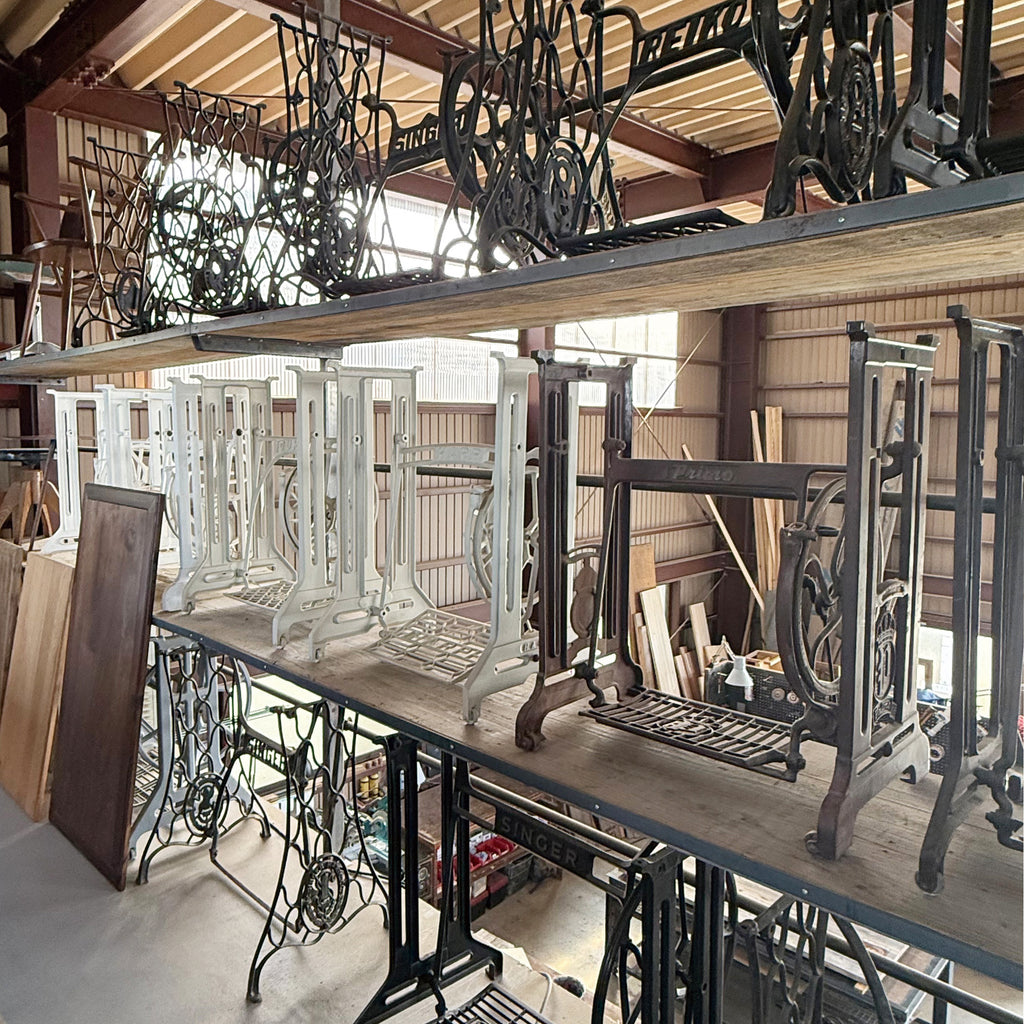 Antique sewing machine table Coudre