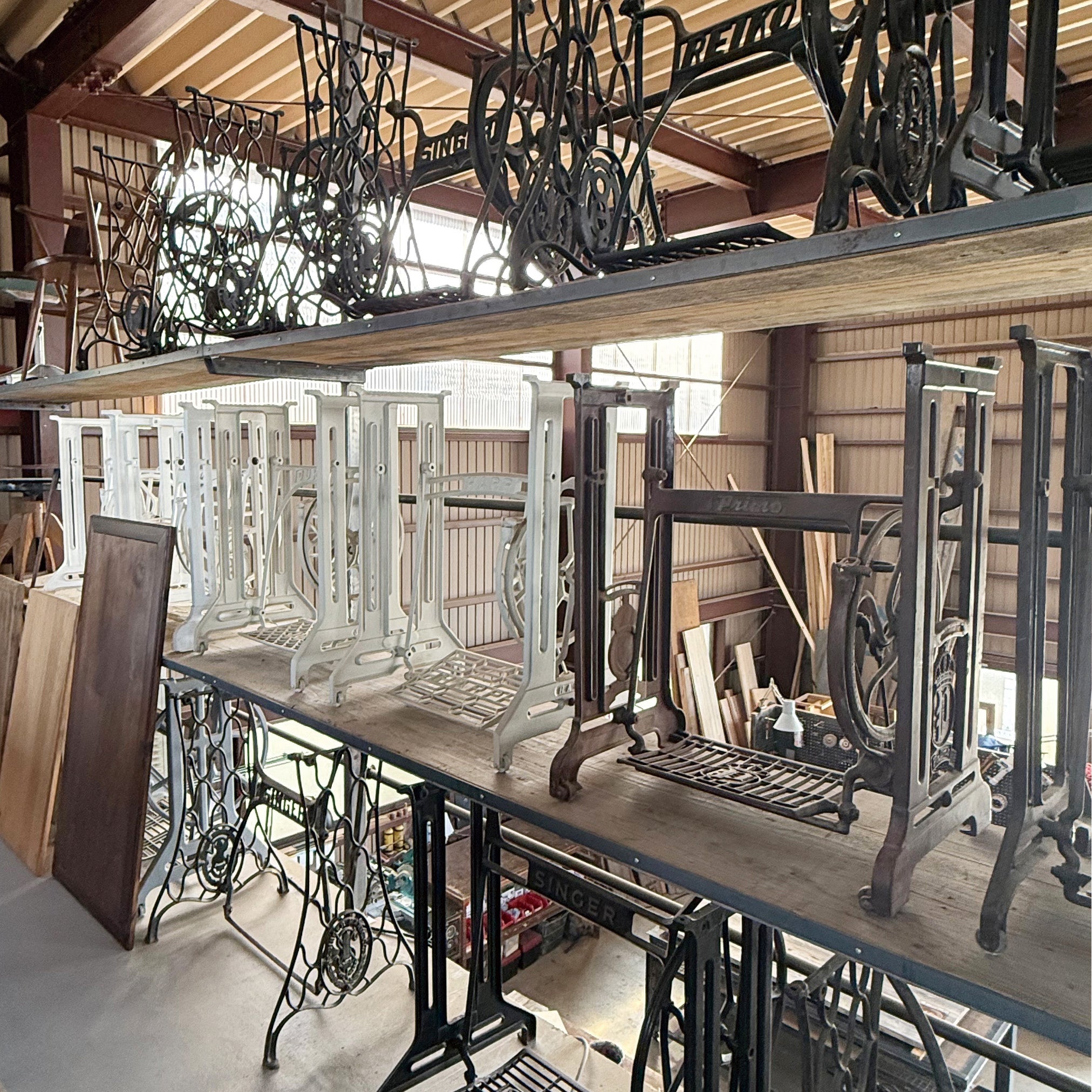 Antique sewing machine table Coudre