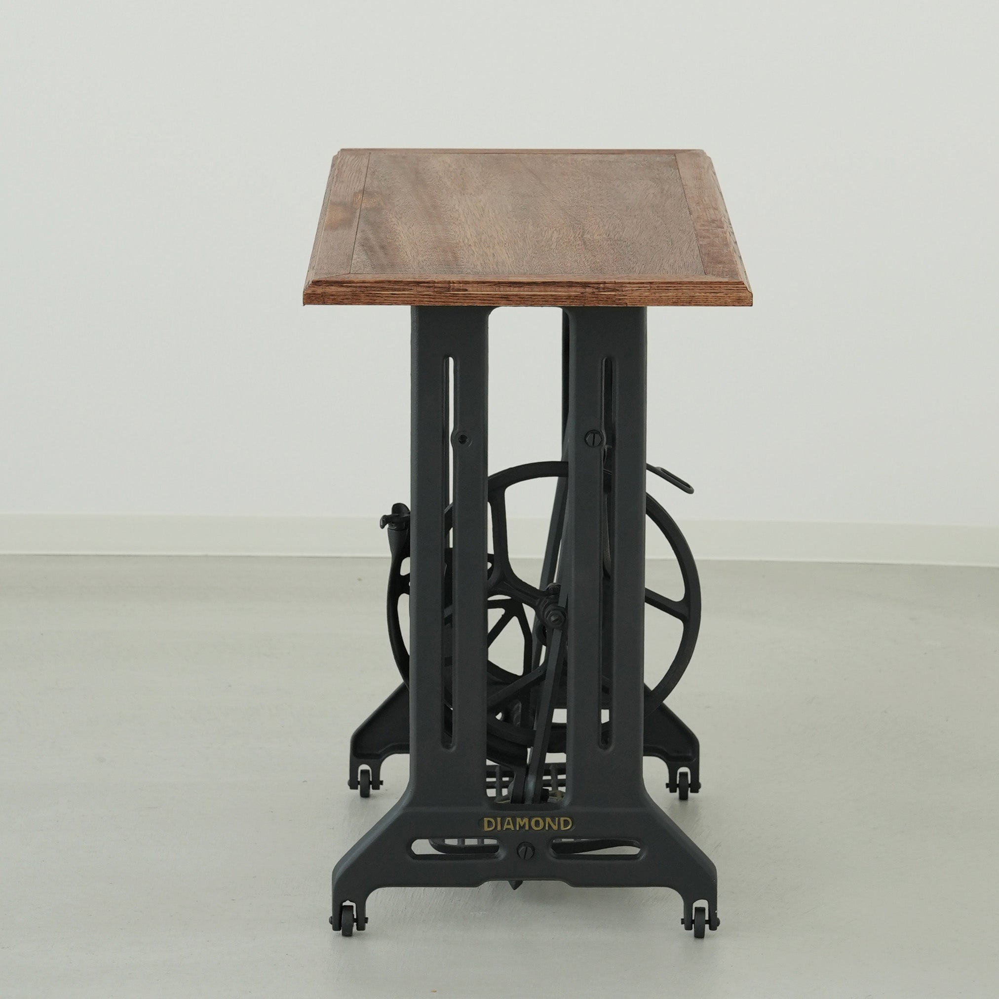 Antique sewing machine table Coudre