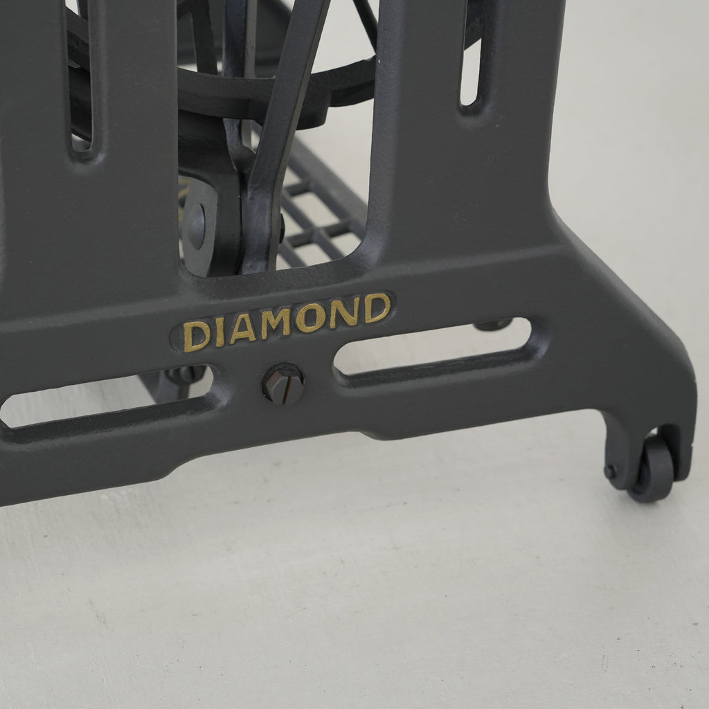 Antique sewing machine table Coudre