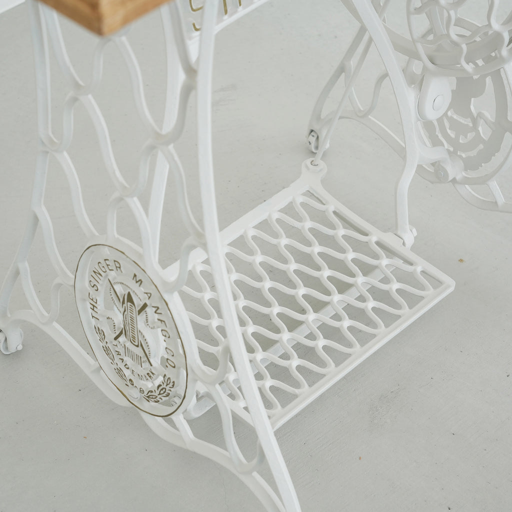 Antique sewing machine table Coudre