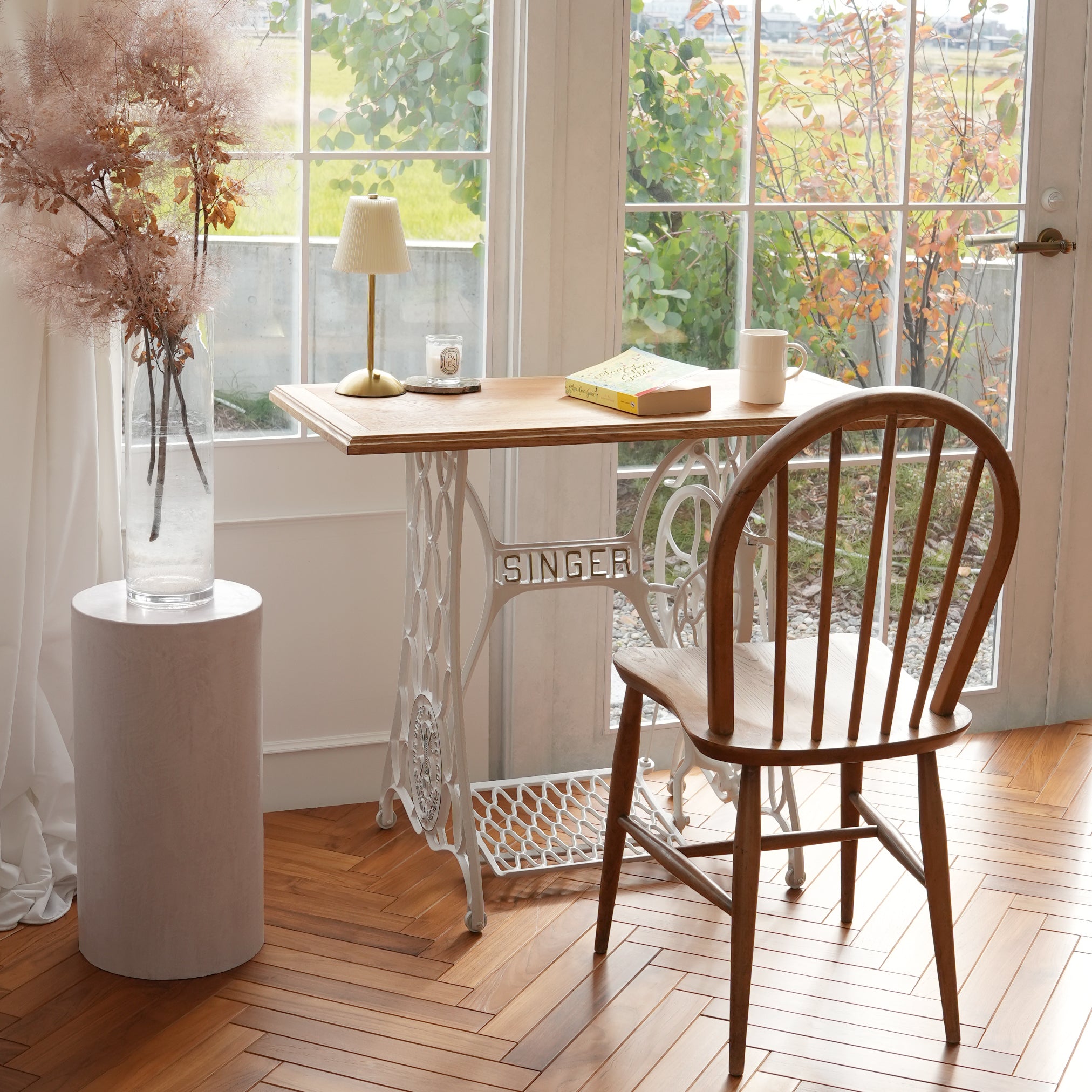 Antique sewing machine table Coudre