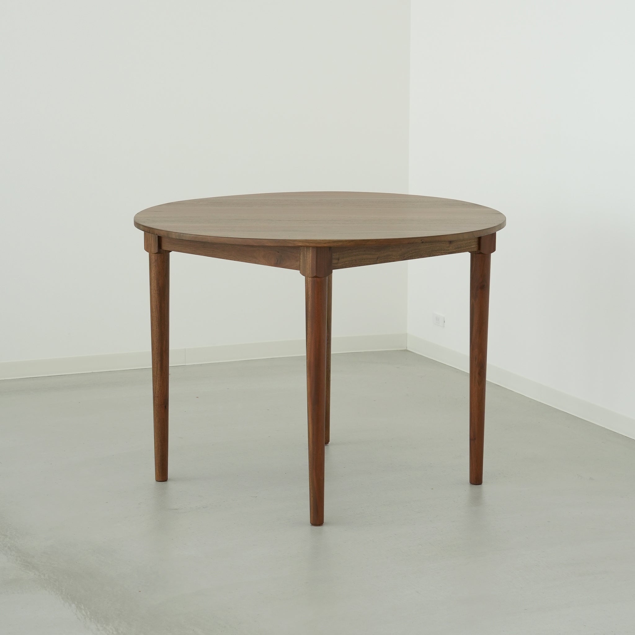 Mahogany dining table cercle